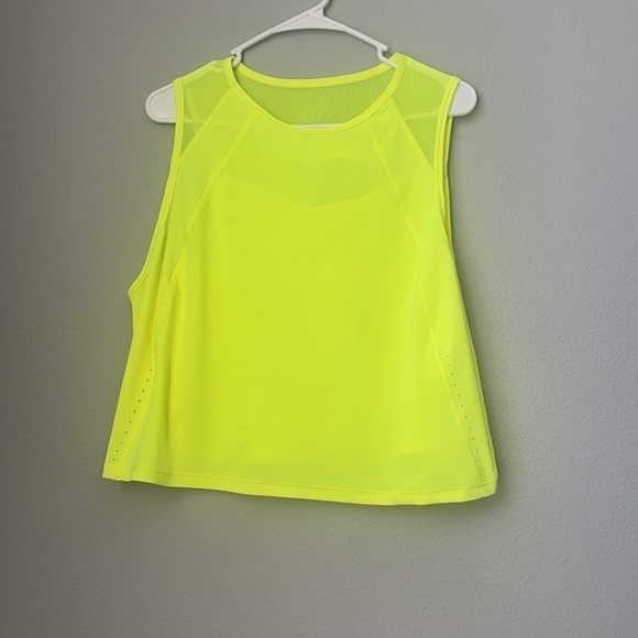 Lululemon Sculpt Cropped Tank Top
Back Vent size 12 - Picture 2 of 9